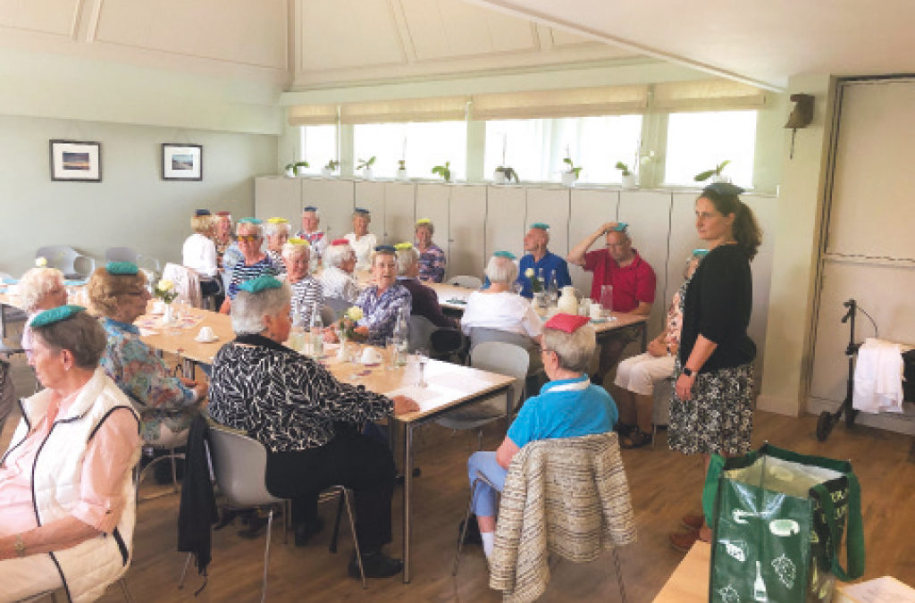 Gemeindenachmittag im Gemeindesaal im Pastorat